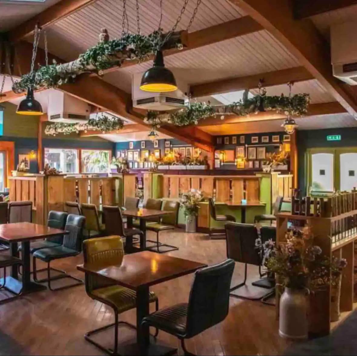 Nearby pub restaurant.the Woodside Inn with rustic wooden interior, just minutes from the cabin